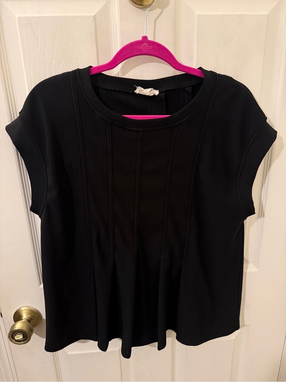 entro Black Short-Sleeve Pleated Tee